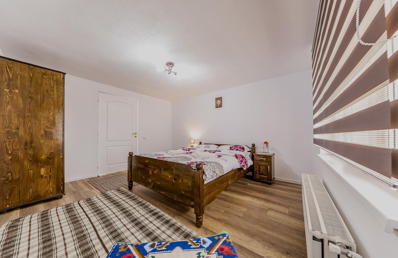 Casa Iancu Hotel Jina Eksteriør billede